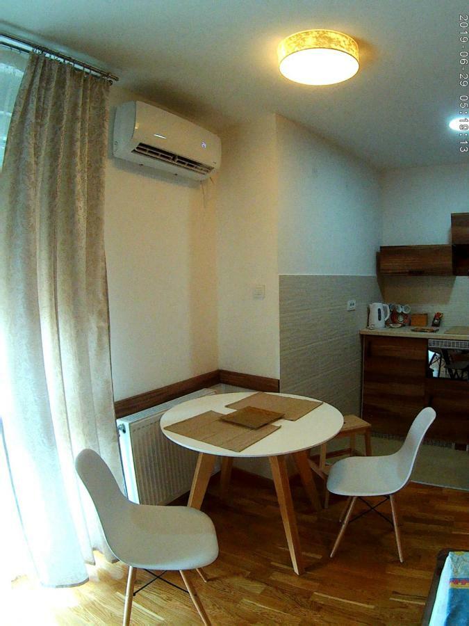 Uki-Modern Apartment With Parking Новий Сад Екстер'єр фото